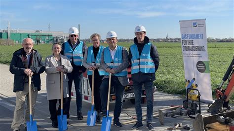 Spatenstich Zum Glasfaserausbau Im Gewerbegebiet Hammscher Hof