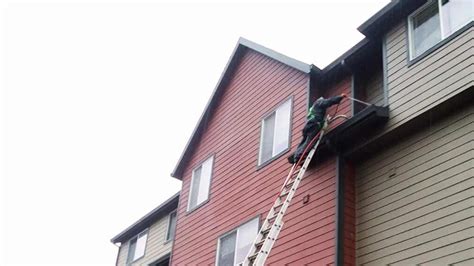 Should You Pressure Wash Vinyl Siding