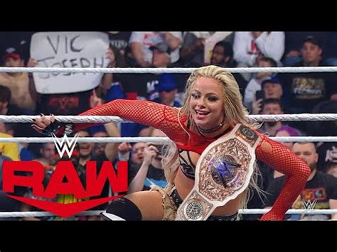 Liv Morgan Ataca A Becky Lynch Wwe Raw De Mayo Espa Ol Youtube