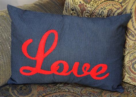 amazing mae: love pillow tutorial