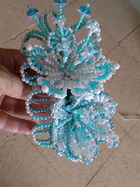 Pin By Luz Maria On Tembleques Beaded Flowers Flower Diy Crafts