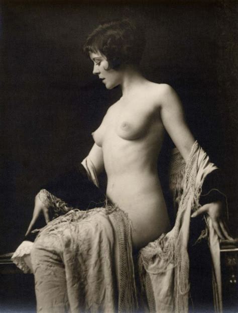 Naked Anne Howe Added 12 03 2017 By Sina1984