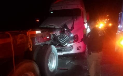 Hombre Muere En Carambola De 3 Tráilers En Carretera Torreón Saltillo Telediario México