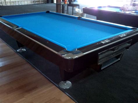 9' Brunswick Gold Crown III MINT Condition Pool Table for Sale