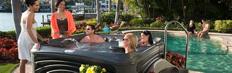 Why decorate around your Hot Tub? - DreamMaker Spas