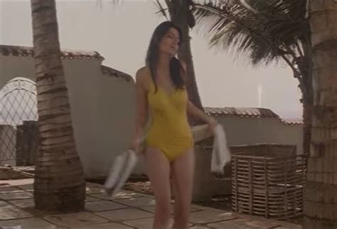 7 Hot Sexy Sonu Walia Bikini Pics