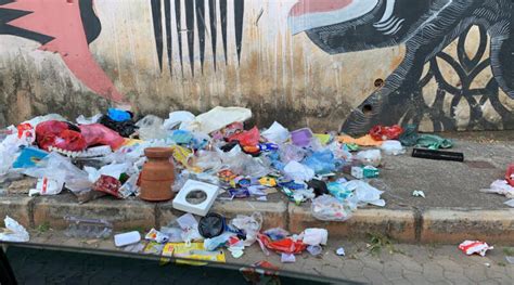 Lixo Espalhado Incomoda Moradores Na Serra Jornal Planeta Serra