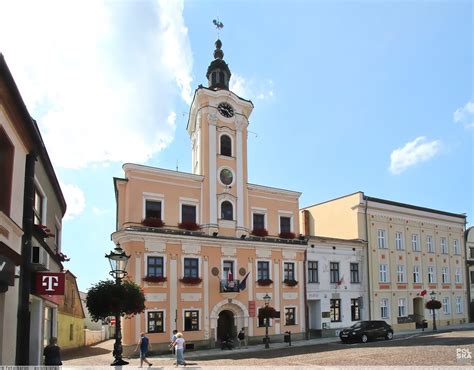 Pierzeja zachodnia pl Rynek Skoczów zdjęcia