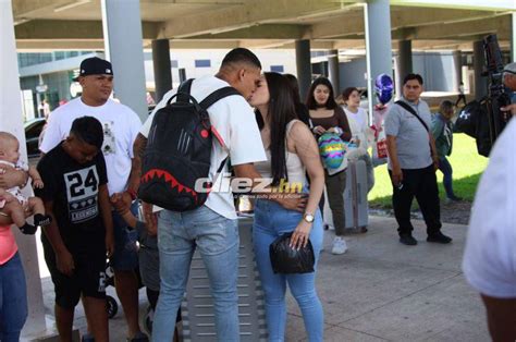 Ya están en Honduras Locura de las chicas por Luis Palma en el