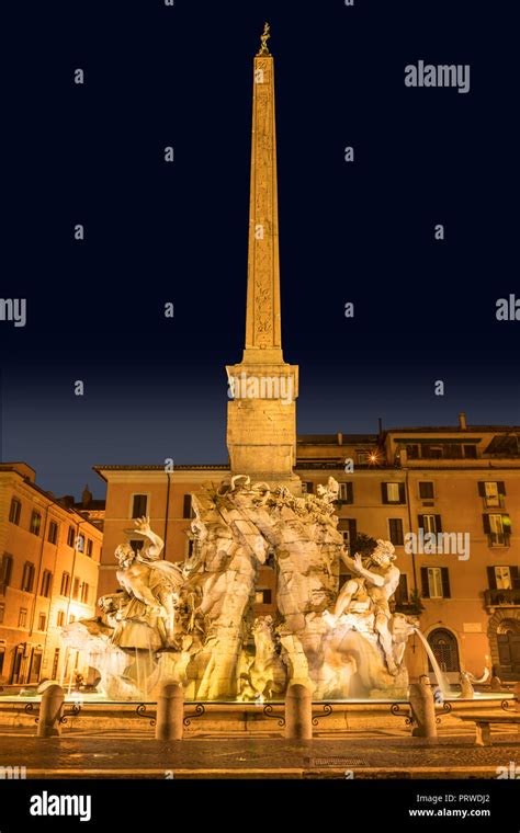 Piazza Navona at night Stock Photo - Alamy