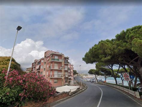 Vendita Appartamento Diano Marina Bilocale In Via Mortola 7 Buono