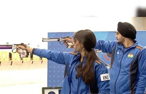 Manu Bhaker Sarabjot Singh Qualify For 10m Air Pistol Mixed Team Bronze