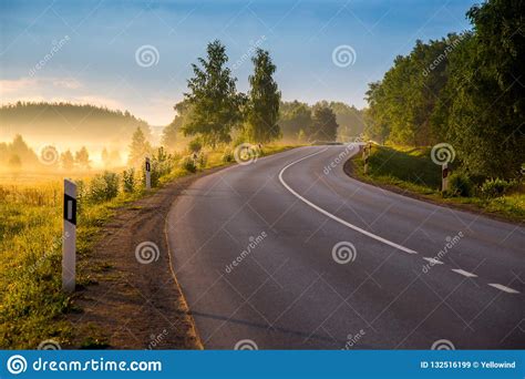 Curva Da Estrada No Nascer Do Sol Imagem De Stock Imagem De Maneira