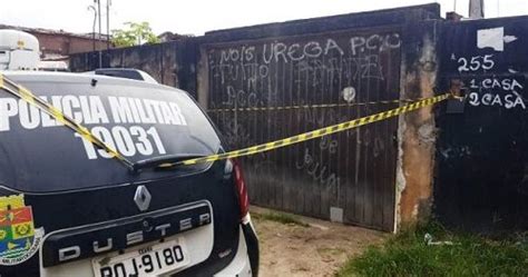 Mãe E Filho São Encontrados Mortos A Tiros Dentro De Casa No Bairro