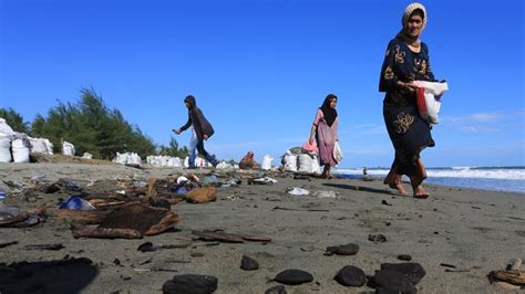 Limbah Batu Bara Cemari Pantai Di Aceh Tempo Co