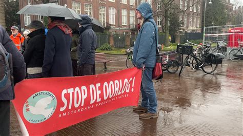 Elke Maandag Protesteren Deze Mensen In Weer En Wind Tegen De Oorlog In