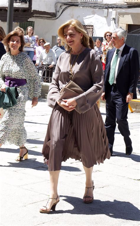 La Infanta Cristina Radiante Y Sonriente Reaparece Ante Las C Maras