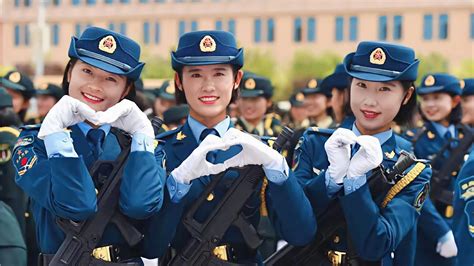 为什么中国女兵能给世界女性树立榜样？三军女神节日快乐why Do Chinese Female Soldiers Set A Good Example For Women In The