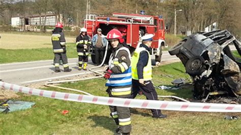 Wypadek pod Białymstokiem Jeden kierowca nie żyje drugi w stanie ciężkim