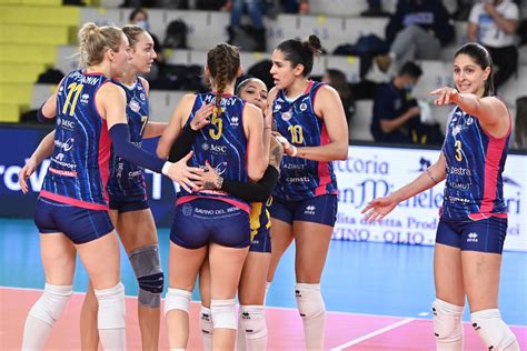 Worldofvolley Ita W Scandicci Prevail In Big Match Put End To