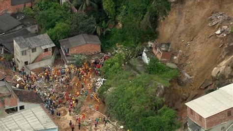 Sobe para 9 total de mortos em deslizamento em Niterói