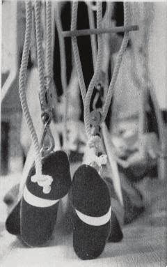 manifesting  tonic neck flexion  human normals