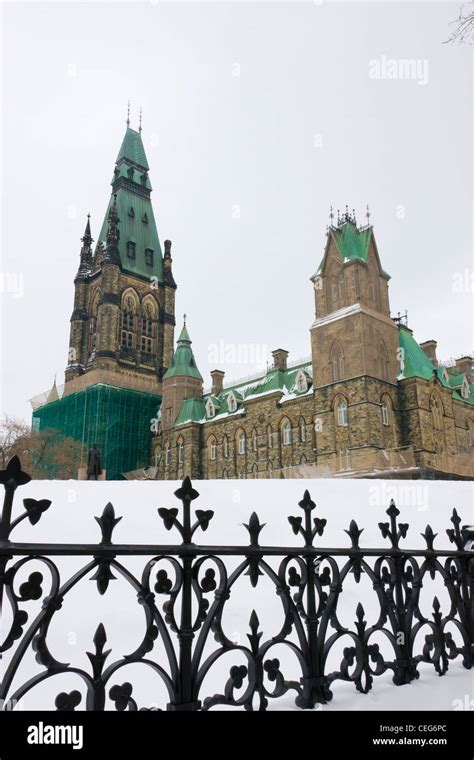 Ottawa parliament building hi-res stock photography and images - Alamy