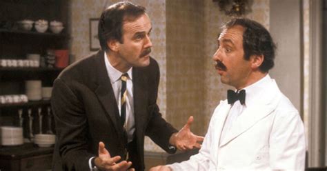 Fawlty Towers revient après 40 ans avec John Cleese de retour sous le