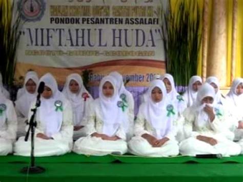 Khotmil Qur An Santri Putri Pondok Pesantren Assalafi Miftahul Huda