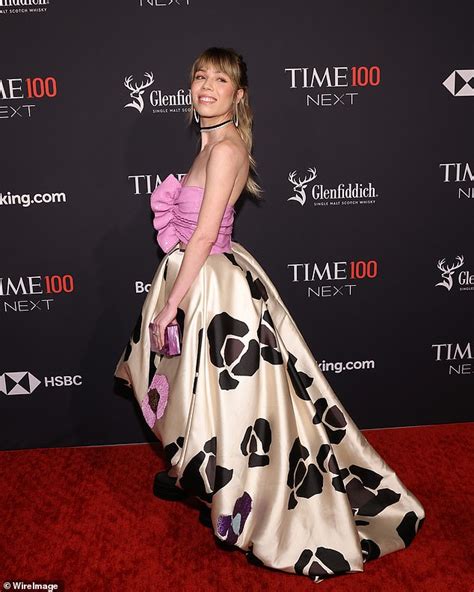 Jennette McCurdy Of ICarly Fame Is Stunning In Strapless Gown At Time