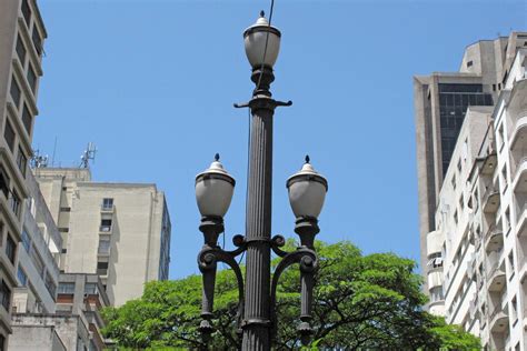 A história dos postes de iluminação antigos de São Paulo 14 10 2023