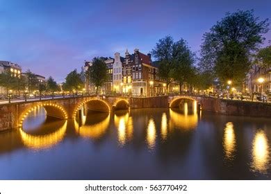 1,587 Amsterdam christmas lights Images, Stock Photos & Vectors ...