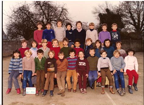 Photo De Classe CM1 De 1983 Ecole Sacre Coeur Reguiny Copains D Avant