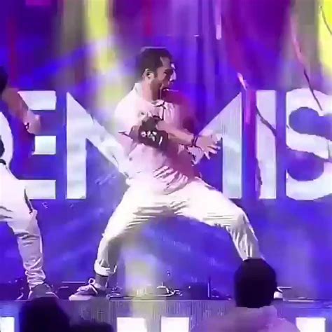 Mc Dadour O Kaysar Arrasou No Funk E Virou L Der Da Dan A Dos Famosos