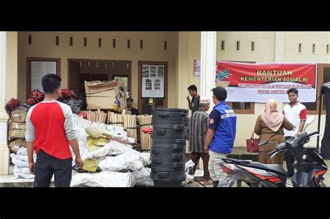 Kemensos Salurkan Rp1 6 Miliar Untuk Korban Banjir Solok