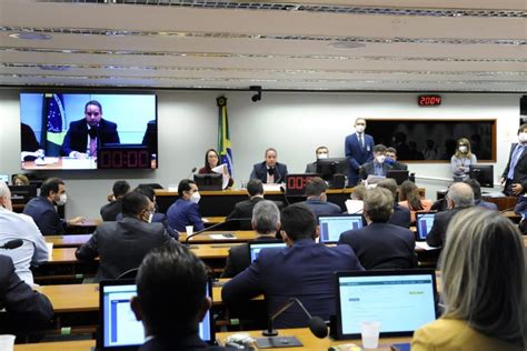 Comissão especial aprova PEC que altera regras eleitorais