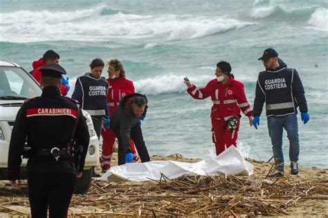 Tragedia En Italia Accidente En Bote Deja 62 Migrantes Muertos