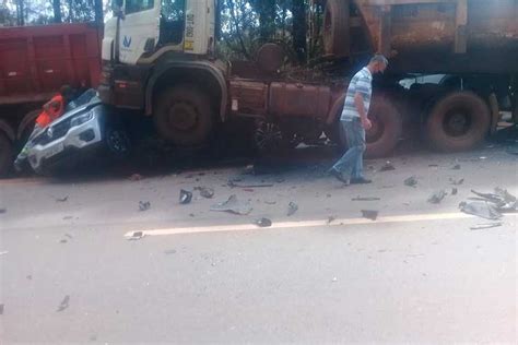 Acidente Entre Carros E Caminh Es Deixa Uma V Tima Fatal E Cinco