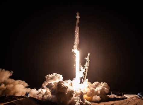 Spacex Le Lanceur Falcon 9 Fête Ses 10 Ans Avec Un Nouveau Succès