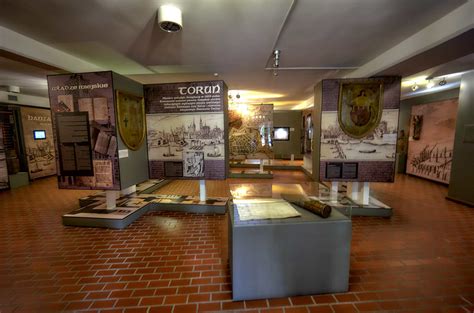 Muzeum Historii Torunia w zabytkowym Domu Eskenów GRAFY W PODRÓŻY