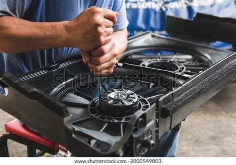 7,648 Radiator Cooling Fan Images, Stock Photos & Vectors | Shutterstock