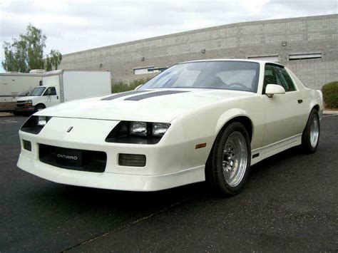 1988 CHEVROLET CAMARO IROC Z/28 CUSTOM 2 DOOR COUPE