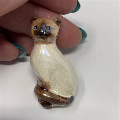 Vintage Avon Porcelain Siamese Cat Brooch Pin Gem