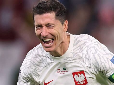 Pol Vs Ksa Fifa World Cup Robert Lewandowski Scores As Poland