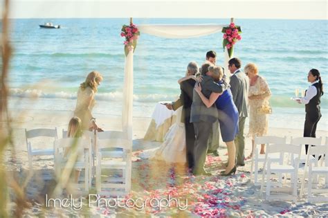 Beach Wedding Photos On Lido Beach In Sarasota Florida Sarasota