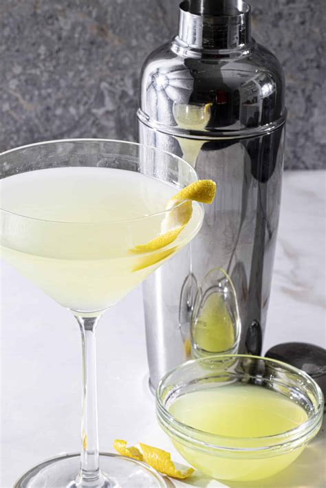 Easy Lemon Drop Martini Limoncello Cocktail Recipe Seasoned And Salted