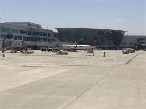 San Diego International Airport Terminal 2. : r/InfrastructurePorn