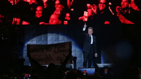 Rejuvenecido Y Sonriente Luis Miguel Reapareci En Nueva York Infobae