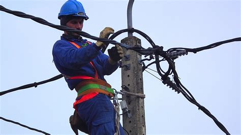 A Pobra Do Broll N Estuvo Cuatro Horas Sin Luz Por La Ca Da E Un Rbol