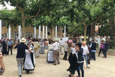 Feria Modernista De Carcaixent Un Viaje Al Siglo Xx